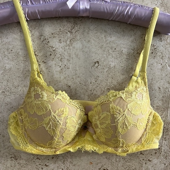 Victoria's Secret Body By Victoria Lined Demi Double Buste Bra size 34B - Picture 9 of 9